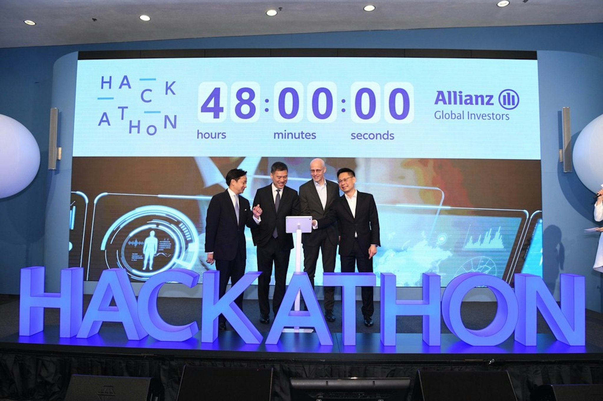 Picture of the announcement of the start of the 48-hours AllianzGI Hackathon in Hong Kong