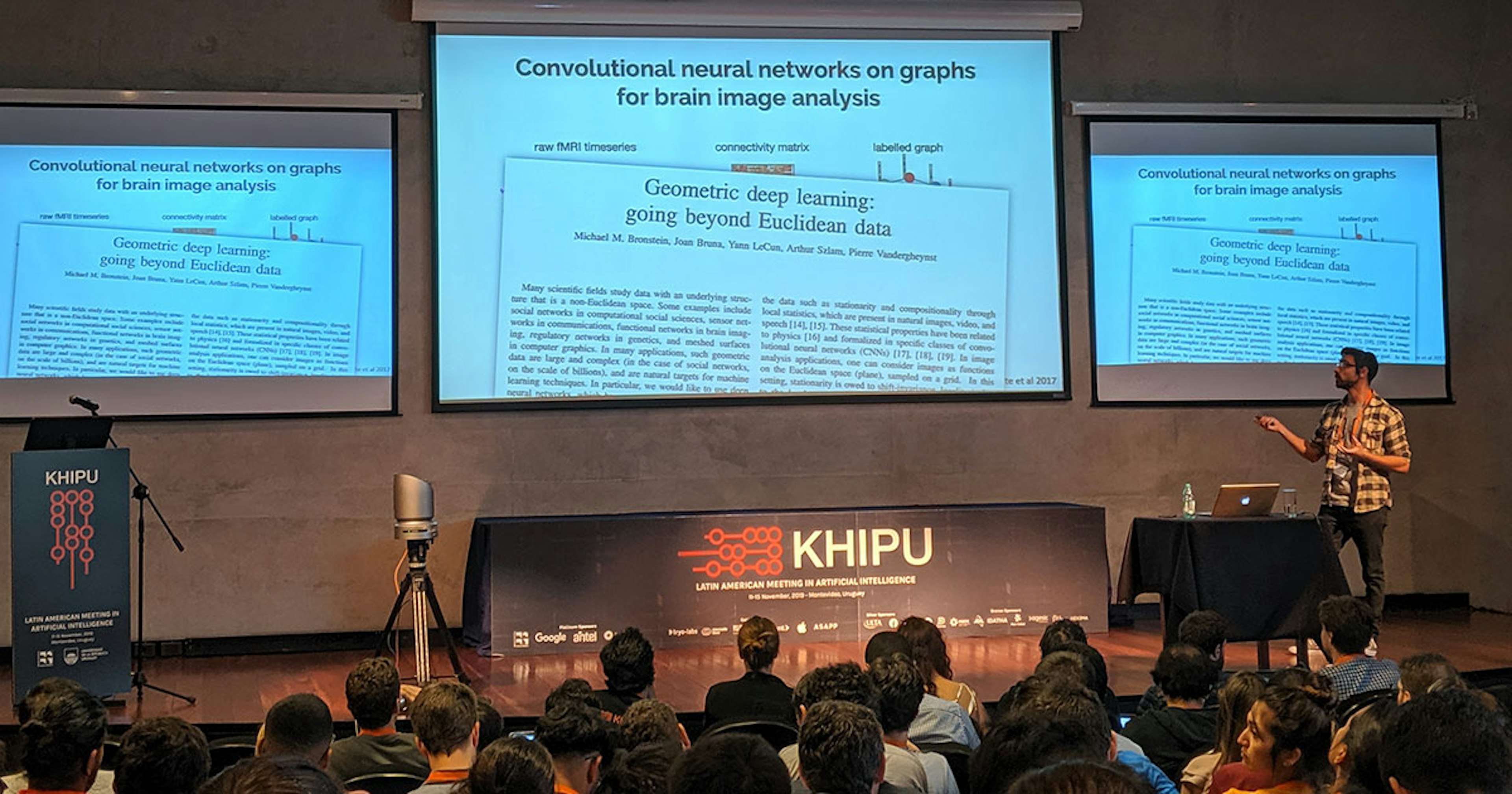 Enzo Ferrante giving an in-depth explanation of Convolutional Neural Networks.